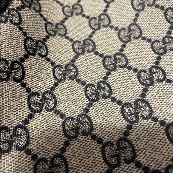 Rare vintage Navy Gucci tote w/ front pocket and red & navy stripe straps. - Picture 5 of 10